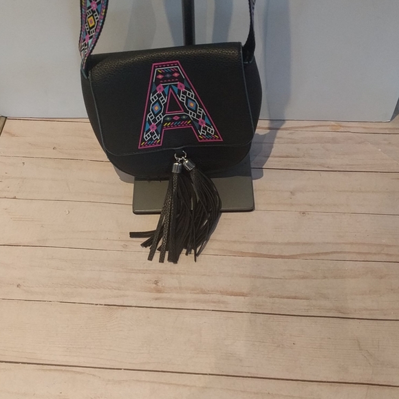 Small shoulder faux leather bag by justice 🌸 - Picture 3 of 8